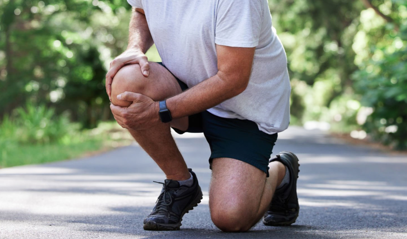 8 Possible Causes of Knee Pain When Bending and Squatting